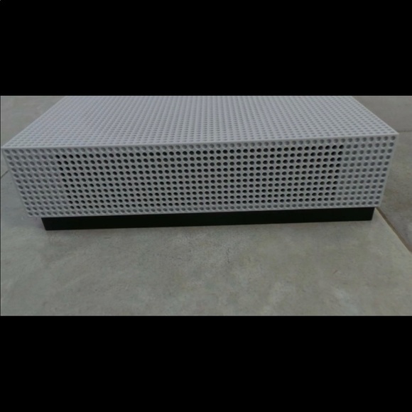 Xbox one S digital - Picture 3 of 5